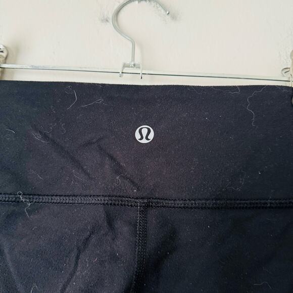 Lululemon color black Cropped Leggings size 4 21” - Picture 8 of 10
